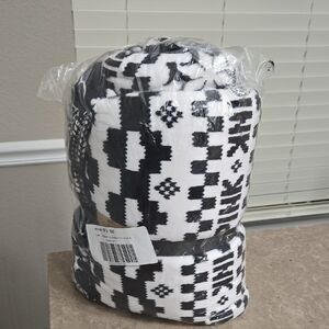 Victoria's Secret Black and White Sherpa Blanket